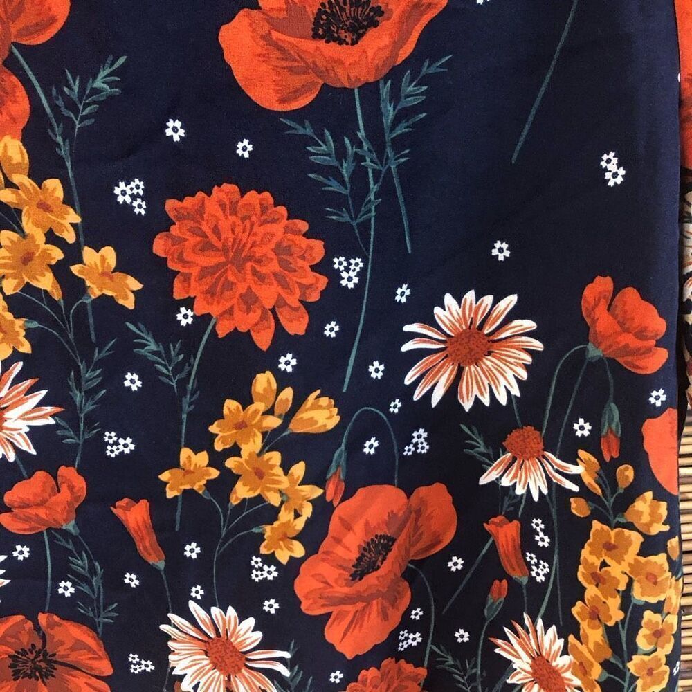 Emery Rose XXL (2XL) Bold Pattern Flower Shell - Picture 5 of 5